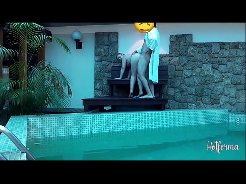 ❤️ O xefe invita a criada á piscina, pero non puido resistirse a un quente Porno anal en % gl.pornobot.ru % ﹏