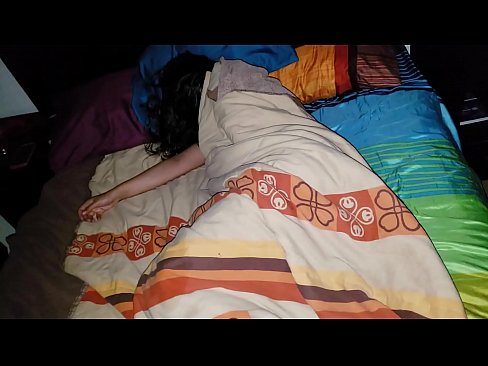 ❤️ Fillastro reprendendo á súa nova madrasta mentres ela dorme. Porno anal en % gl.pornobot.ru % ﹏